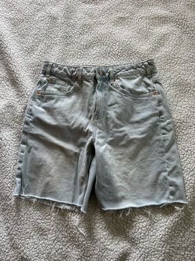BDG Light Blue Washed Distressed Raw-Hem Denim Shorts